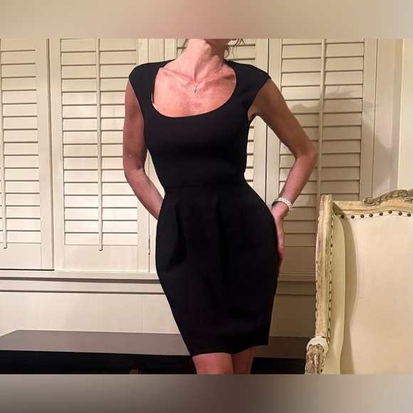 Ted Baker Dresses & Skirts - Ted Baker knitted stretchy tulip dress